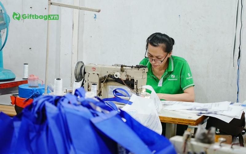 giftbag-xuong-may-tui-vai-balo-gia-re-uy-tin-ha-noi-69