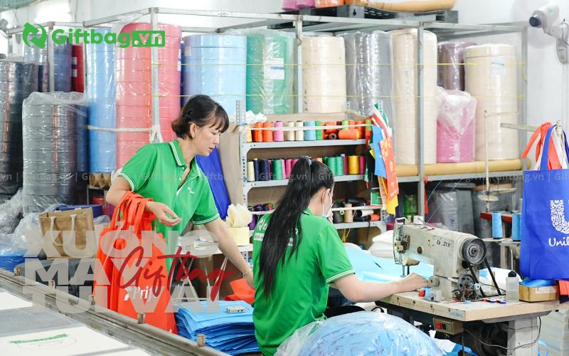 xuong-san-xuat-in-an-tui-vai-balo-gia-re-uy-tin-ha-noi-giftbag-21
