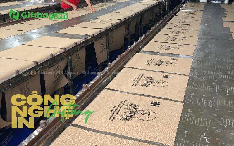 xuong-san-xuat-in-an-tui-vai-balo-gia-re-uy-tin-ha-noi-giftbag-46