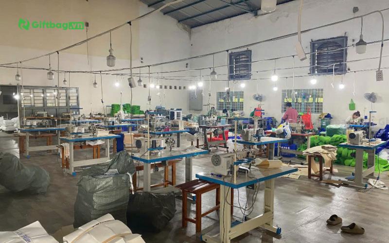 xuong-san-xuat-in-an-tui-vai-balo-gia-re-uy-tin-ha-noi-giftbag-65