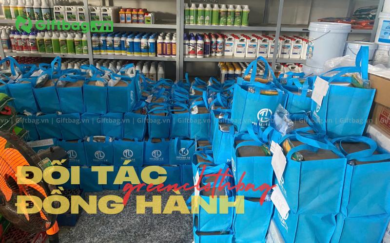 xuong-san-xuat-in-an-tui-vai-balo-gia-re-uy-tin-ha-noi-giftbag-86