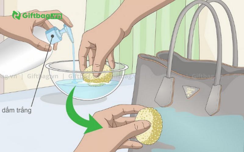 cach-ve-sinh-tui-vai-canvas-bo-dung-cach-9