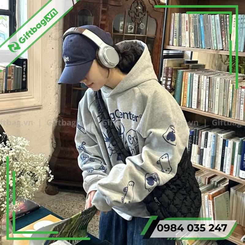 phoi-do-chua-trend-voi-tui-vai-deo-cheo-nu-1