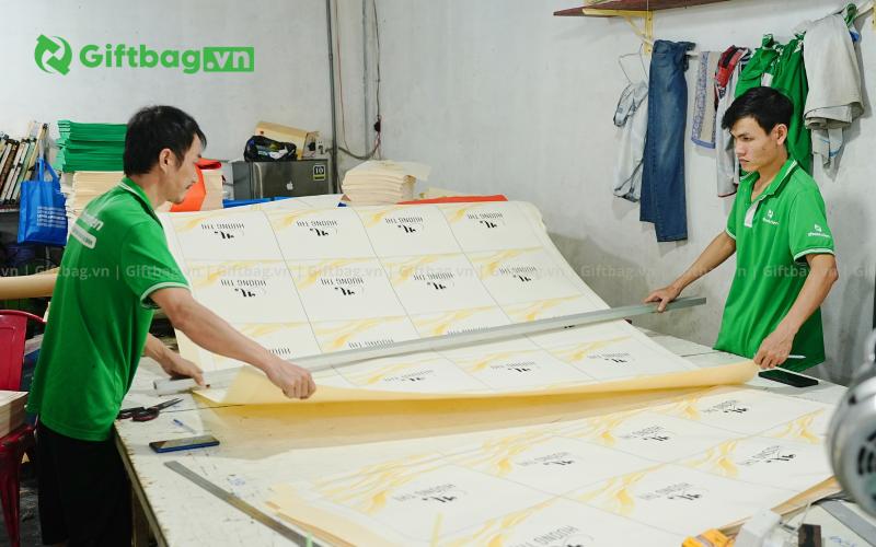 cong-doan-cat-vai-gia-cong-2