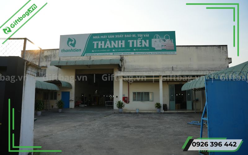 xuong-may-in-tui-vai-theo-yeu-cau-gia-re-ha-noi-giftbag-4