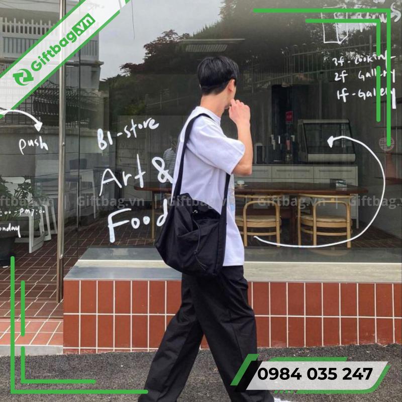 phong-cach-thoi-trang-nam-voi-tui-deo-cheo-nam-5