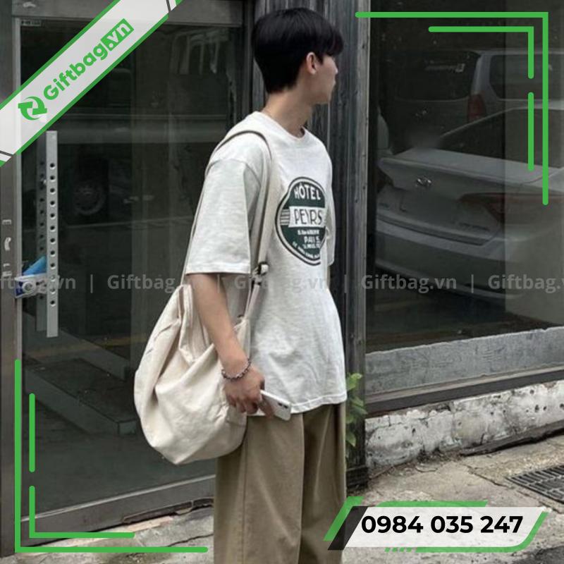 phong-cach-thoi-trang-nam-voi-tui-deo-cheo-nam-8