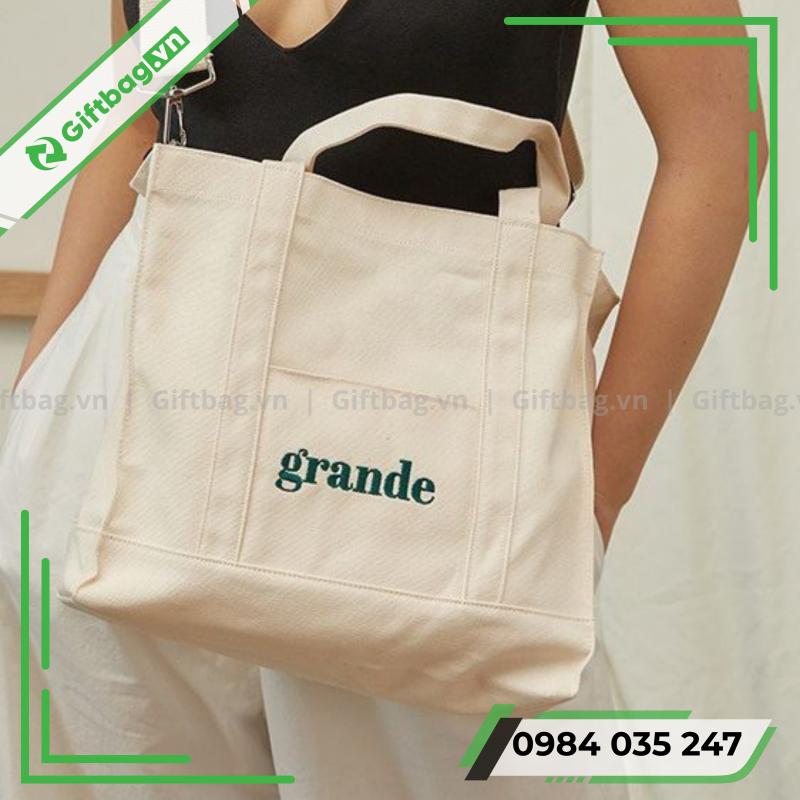 xu-huong-dung-tui-vai-deo-cheo-2