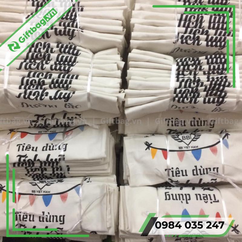 tui-tote-vai-bo-canvas-in-logo_(115)