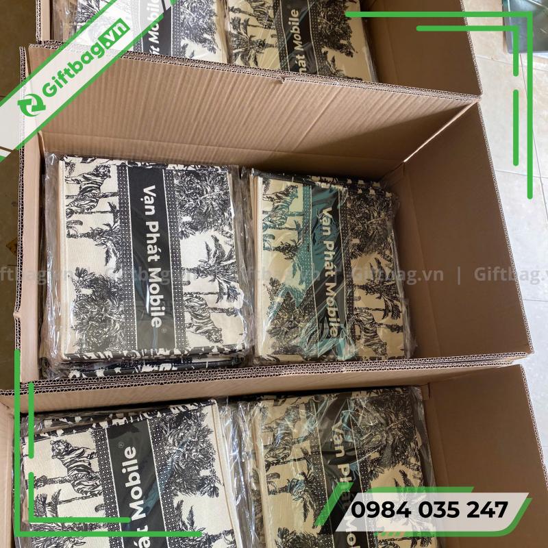 tui-vai-linen-van-phat-mobile-1