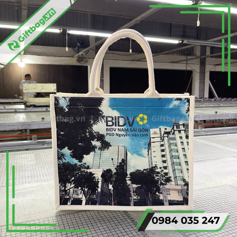 tui-vai-day-qua-tang-108