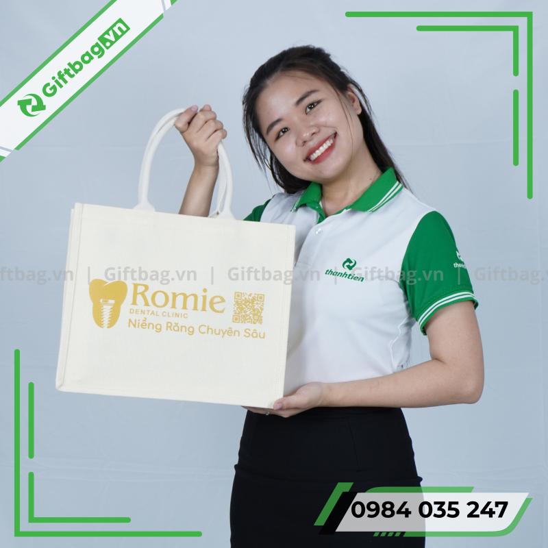 tui-vai-day-qua-tang-49