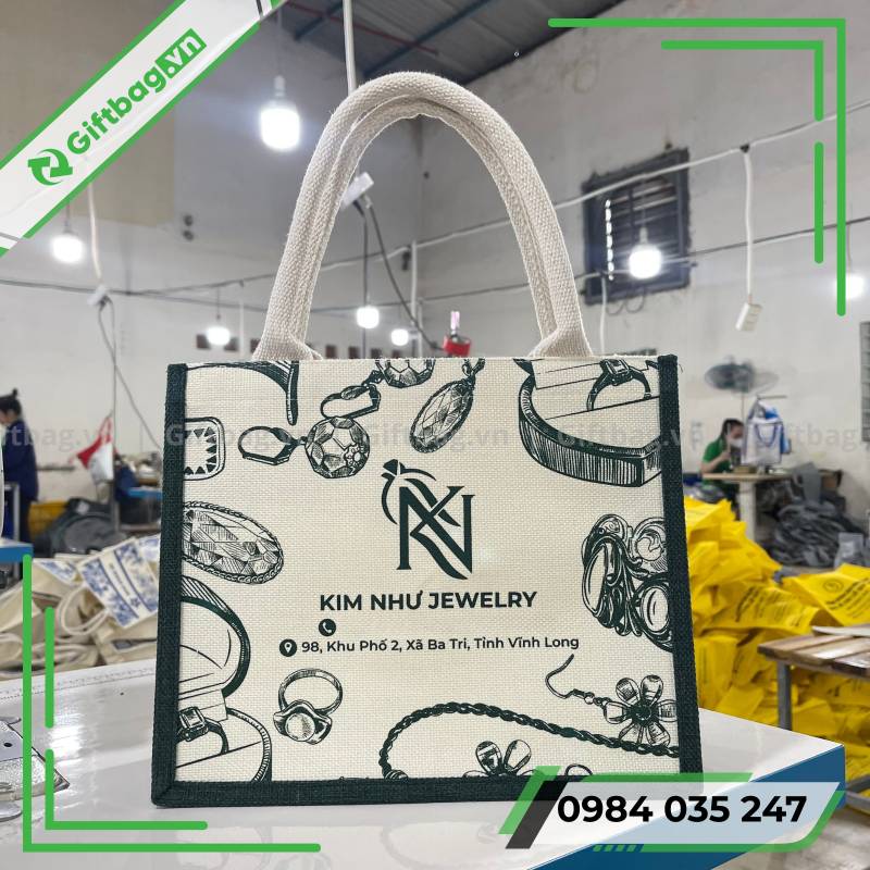 tui-vai-day-qua-tang-83