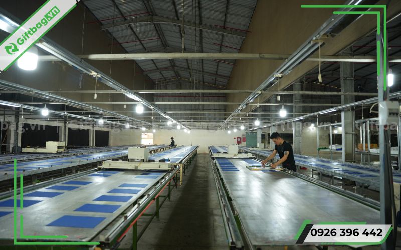 cong-ty-san-xuat-tui-vai-du-chong-nuoc-theo-yeu-cau-ha-noi-2