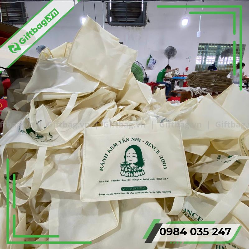 tui-vai-khong-det-dung-banh-sinh-nhat-2