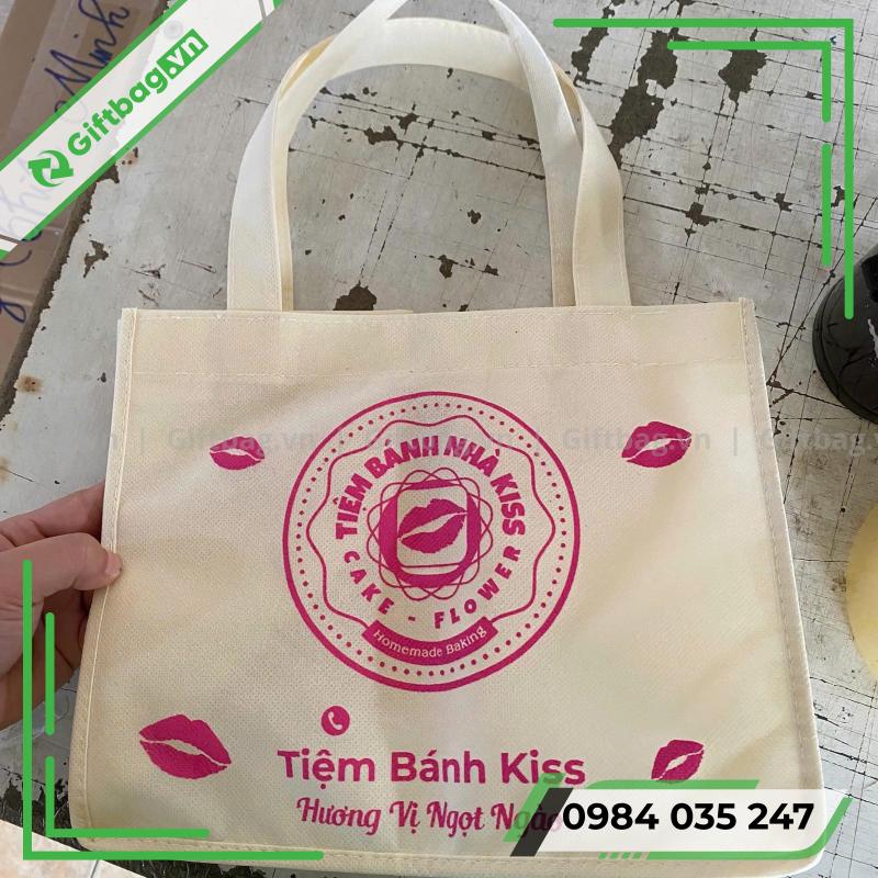 tui-vai-khong-det-dung-banh-sinh-nhat-4