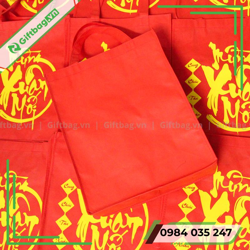 tui-vai-dung-qua-tet-18