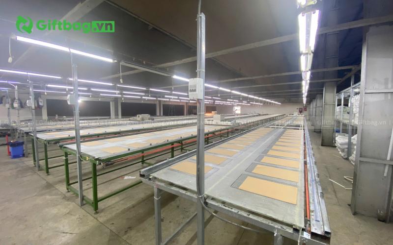 giftbag-xuong-chuyen-cung-cap-san-xuat-tui-vai-balo-gia-re-chat-luong-tai-hcm-va-ha-noi_(154)