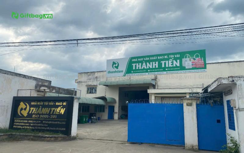 giftbag-xuong-chuyen-cung-cap-san-xuat-tui-vai-balo-gia-re-chat-luong-tai-hcm-va-ha-noi_(97)