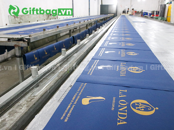 xuong-may-tui-khong-det-giftbag